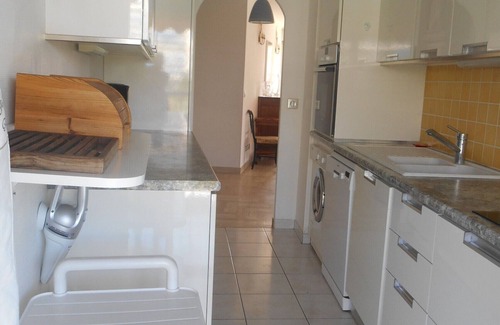 Mandelieu-La-Napoule Apartment | Apartment "Le France" with panoramic view of Cannes Marina