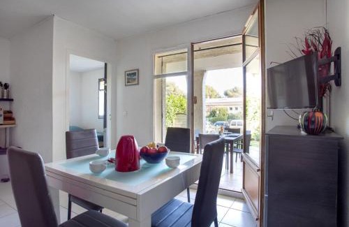 Villeneuve-Loubet Apartment | Apartment La Calmeraie by Interhome