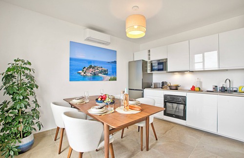 Les Baumettes Apartment | Apartment With Ocean View, Nice, France