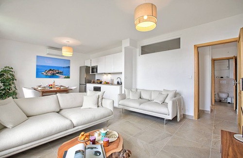 Les Baumettes Apartment | Apartment With Ocean View, Nice, France