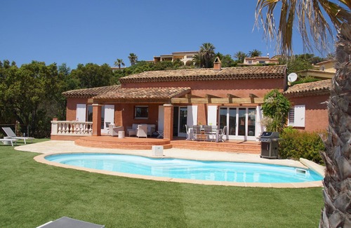 Sainte-Maxime Villa | Beautiful, air-conditioned, spacious villa with sea view and swimming pool in Ste Maxime.