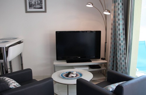 Carre d'Or Apartment | Beautiful studio 50m from the beach