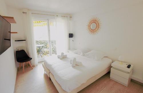 Pointe Croisette Apartment | Cannes Palm Beach - Fully fitted apartment - 2 bedrooms