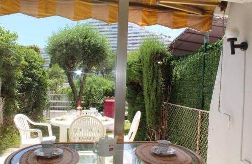 Villeneuve Loubet Beach Apartment | Charmant studio en RDJ, terrasse, jardin, proche mer et commerces, plein sud, 2 couchages - FR-1-252A-49
