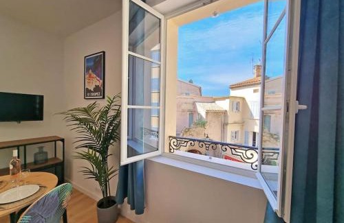 Old Town Apartment | CHIC - Climatisé - 2 pas du port - Place aux Herbes
