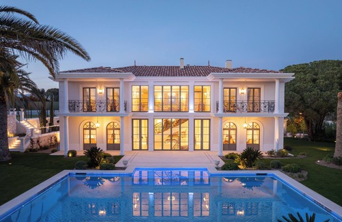 Vallauris Villa | Exceptional Villa in Cannes: Swimming pool, Mediterranean views and top-of-the-range services