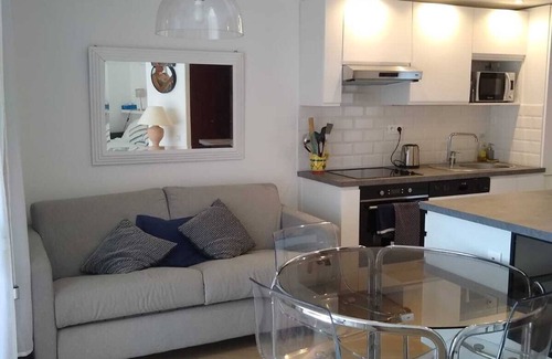 Villefranche-sur-Mer Apartment | Fabulous views of super yachts and sunsets, aircon, pool & garage - luxury