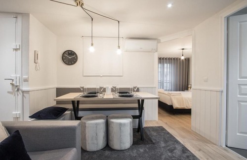 Carre d'Or Apartment | France-JP