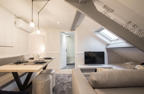 Carre d'Or Apartment | France-JP