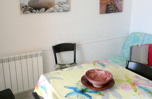 Theoule-sur-Mer Apartment | Homerez - 300 m away from the beach! Appartement for 5 ppl. with shared pool