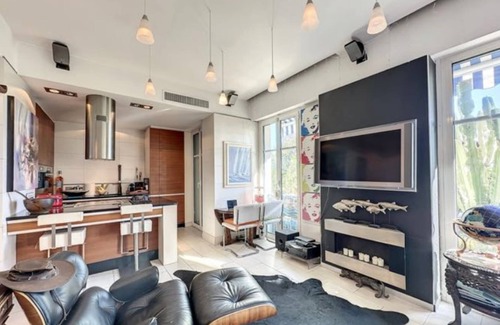 Les Baumettes Apartment | Homerez - Charming seafront apartment in Nice 60 m² with private terrace