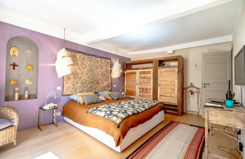 Old Town House | House Portail l Vintage, Central l Shellter Rentals
