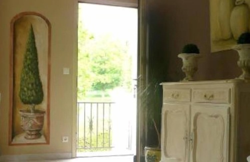 Saint-Vallier-de-Thiey Apartment | House / Villa - Saint-Vallier-de-thiey