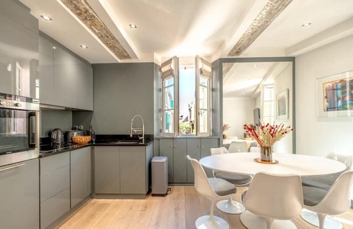 Old Town Apartment | Kelly's Nest l Heart of Town l Shellter Rentals