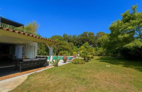 Roquefort-les-Pins Apartment | Le Clos du Roc d'Azur Suite climatisée , terrasses privées, piscine, parking sécurisé