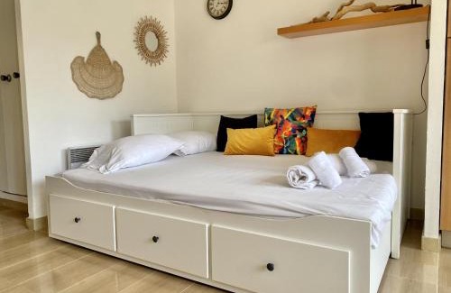 Menton Apartment | Le studio de garavan, au calme