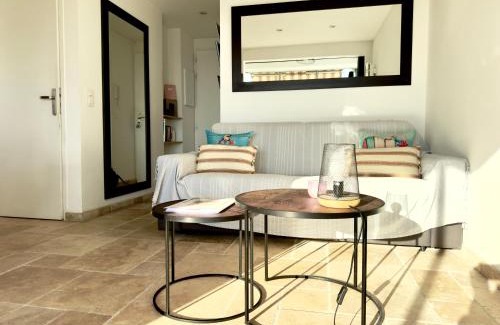 Cannes La Bocca Apartment | Les Flots By SCLS Locations