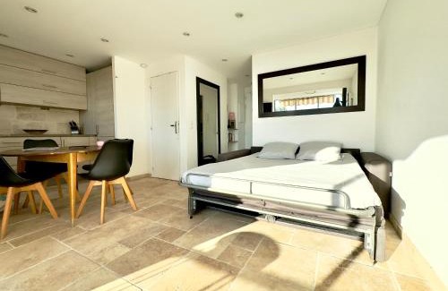 Cannes La Bocca Apartment | Les Flots By SCLS Locations