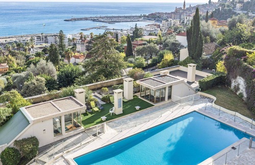 Menton Apartment | Lovely apartment for 4 people with pool, WIFI, TV and terrace