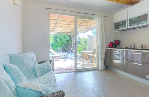 Grimaud House | Lovely Holiday Home in Grimaud near Seabeach