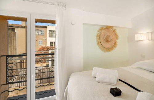 Old Town Apartment | Magnificent apartment - AC- 2BR- Saint-Tropez