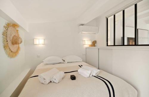 Old Town Apartment | Magnificent apartment - AC- 2BR- Saint-Tropez