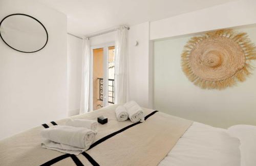 Old Town Apartment | Magnificent apartment - AC- 2BR- Saint-Tropez