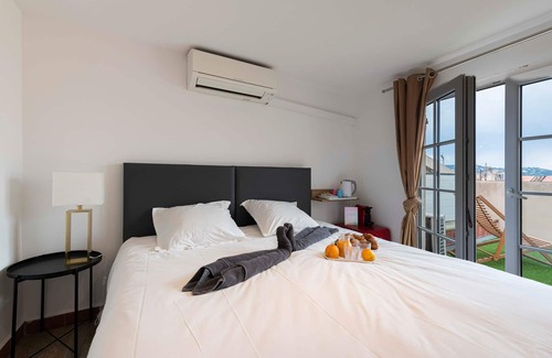 Old Town Apartment | Maison Sibille - Centre Saint-Tropez - CH7