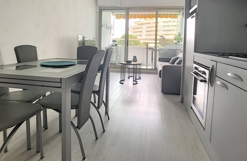 Villeneuve Loubet Beach Apartment | MARINA BAIE DES ANGES Renovated 2-room apartment for 4 Adults and 2 adolescents