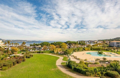 Port Cogolin Apartment | Nice apartment for 4 guests with pool, WIFI, TV, terrace and parking