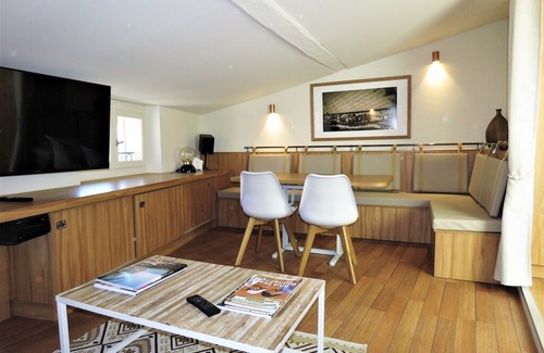 Old Town Apartment | Renovated apartment - In the heart of Saint Tropez
