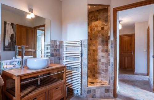 Opio Villa | Secluded stone house for 10 people
