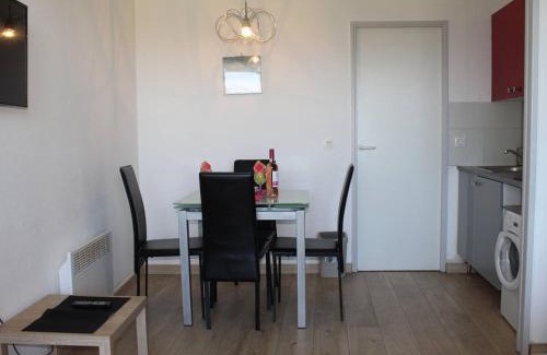 Villeneuve Loubet Beach Apartment | Studio Moderne avec Terrasse, Plage à 150m, Clim, Jardin et Tennis - FR-1-252A-5