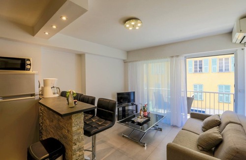 Carre d'Or Apartment | SUEDE AP4207 by Riviera Holiday Homes