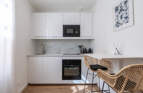 Old Town Apartment | SUPERB RENOVATED APARTMENT 2 steps from the port of SAINT TROPEZ