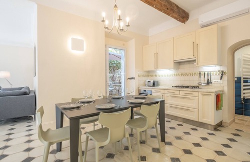 California - Pezou Villa | Superb villa with swimming pool & sauna