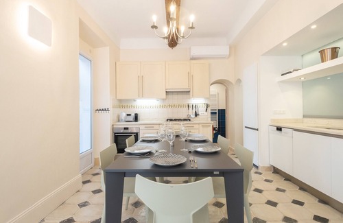 California - Pezou Villa | Superb villa with swimming pool & sauna