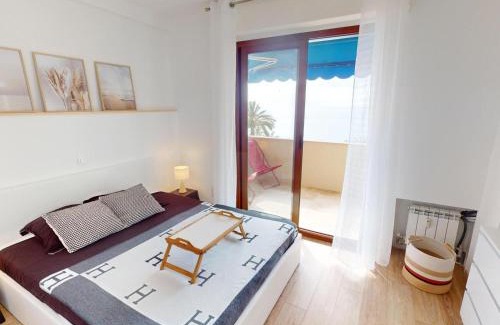 Menton Apartment | Superbe 4P rénové climatisé avec terrasse proche mer et centre - FR-1-196-359