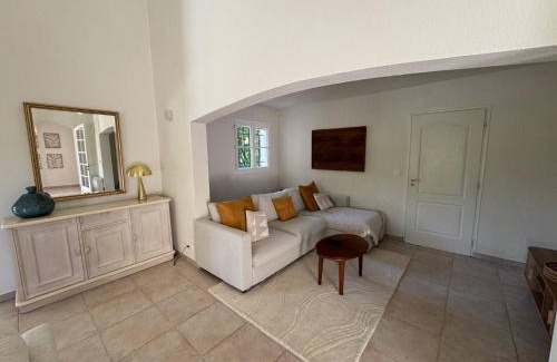 Villeneuve-Loubet Villa | Villa Domaine 4 seasons Valbonne
