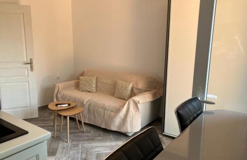 Roquefort-les-Pins Apartment | Villa Thyziri