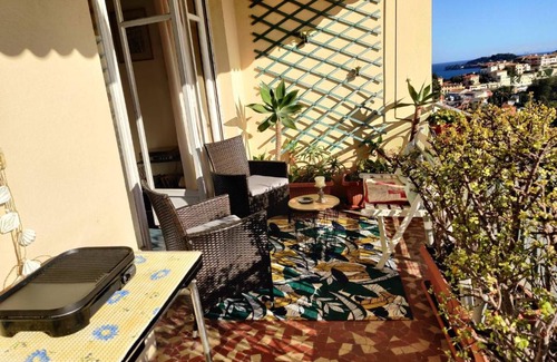 Villefranche-sur-Mer Apartment | Vintage flat on Villefranche bay Free car-park