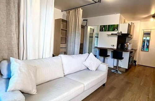 La Bocca Nord Apartment | Évasion à Deux. Domaine Prestigieux. Jacuzzi & Parking Privés, Piscine Golf