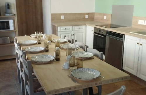 Nieul-sur-l'Autise House | Ô coeur de l'Autise - 8 people - air-conditioned ground floor - quiet - rated 3 stars