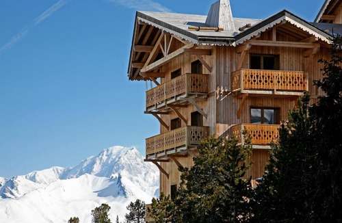 Arc-2000 Apartment | 100m from shops, fitness, swimming pool, sauna, fireplace or stove, tv, ski locker, 200m², Les Arcs