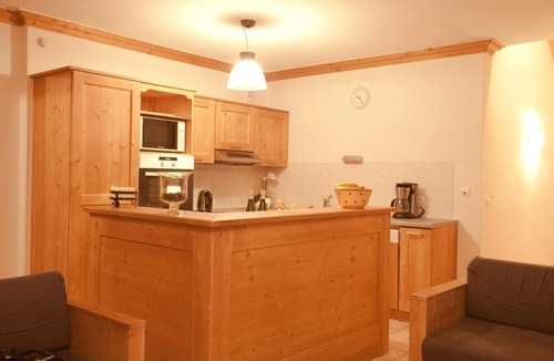 Les Bruyeres Apartment | 100m from shops, Ground floor, terrace, balcony, tv, ski locker, 128m², Les Menuires