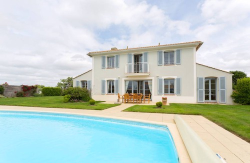 L'Aiguillon-sur-Vie House | 103 m² House ∙ 3 bedrooms ∙ 8 guests