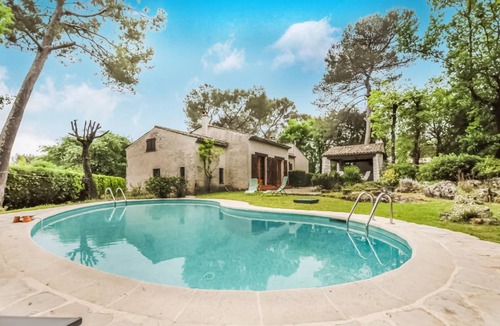 Roquefort-les-Pins House | 120 m² House ∙ 3 bedrooms ∙ 6 guests