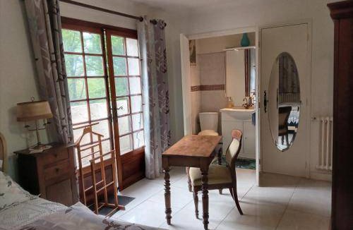 Saint-Cezaire-sur-Siagne Bed & Breakfast | 15 m² Bed and breakfast ∙ 2 guests
