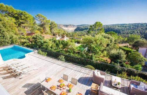 Roquefort-les-Pins Villa | 150 m² Villa ∙ 3 bedrooms ∙ 7 guests