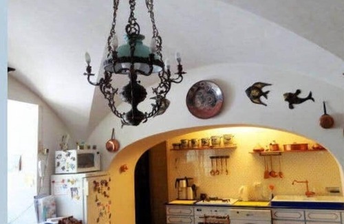 Artonne Villa | 15th c. Castle, up to 25 people, pool and park